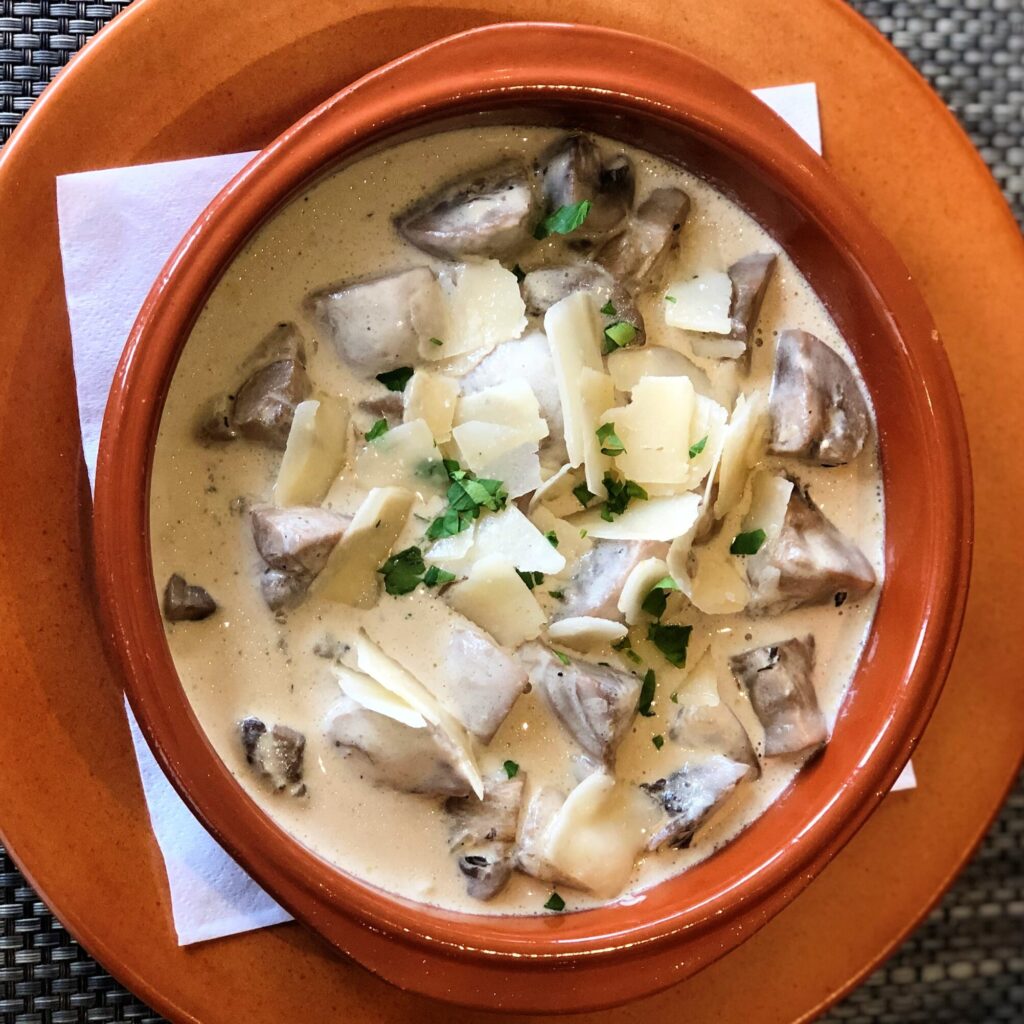 mushroom a la creme Greek food Anchor Pub Tilsworth
